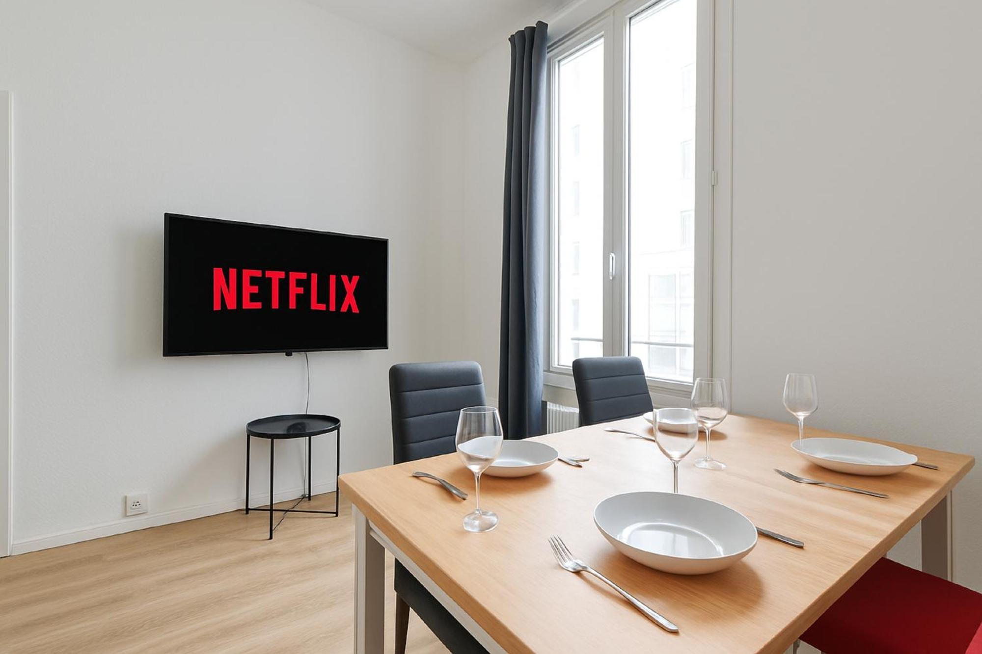 Eiffel Tower 2 Heart Of 1br-4p With Netflix Apartment *